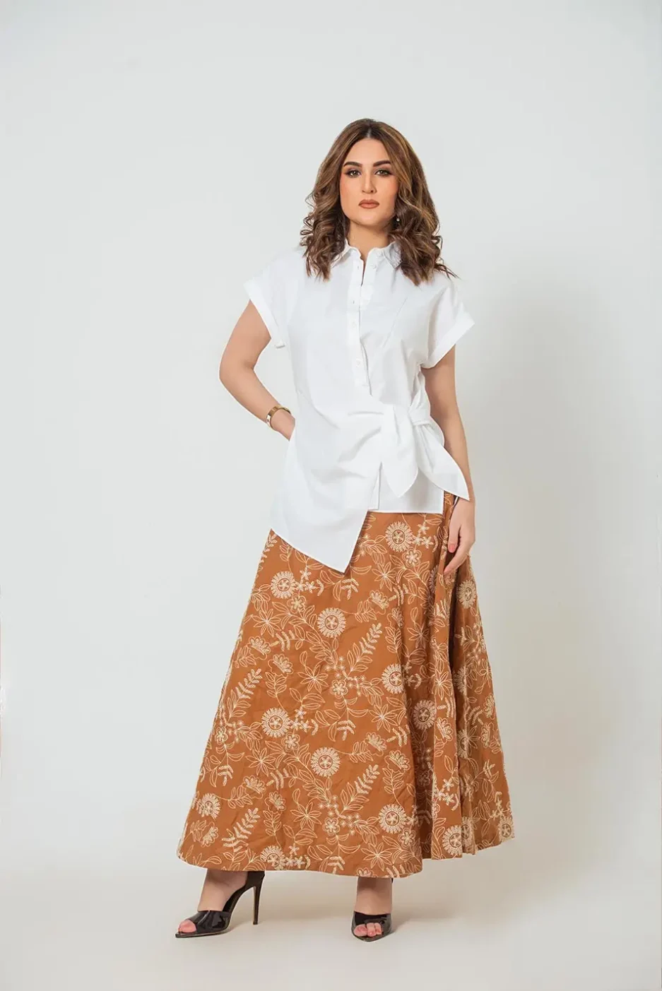 Office White / Timeless Brown